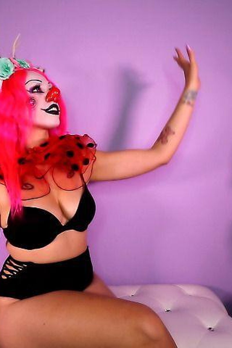 Gloryhole Circus Slave - Screenshot 1 of 4 - Cosplay