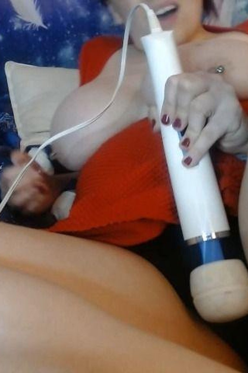 Hitachi Orgasm - Screenshot 1 of 4 - Amateur
