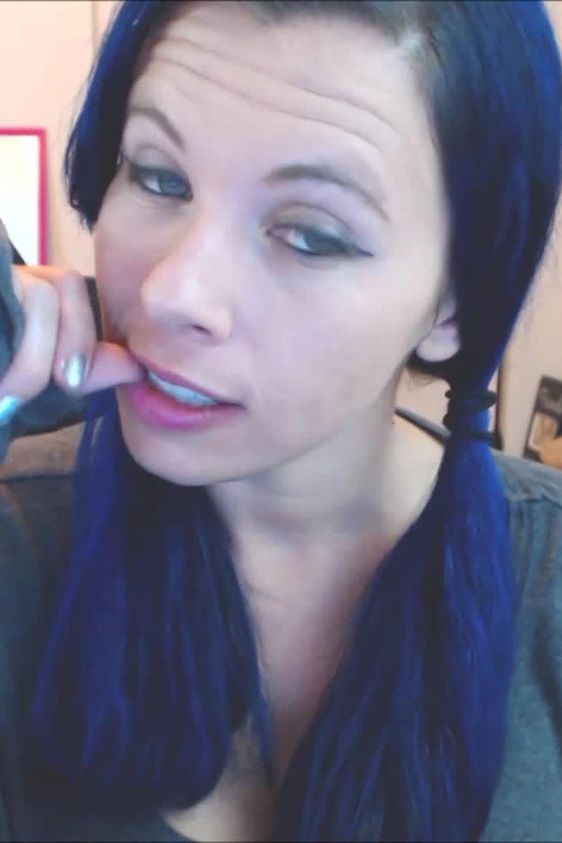 Your Tiny Dick - Screenshot 1 of 4 - Bitch