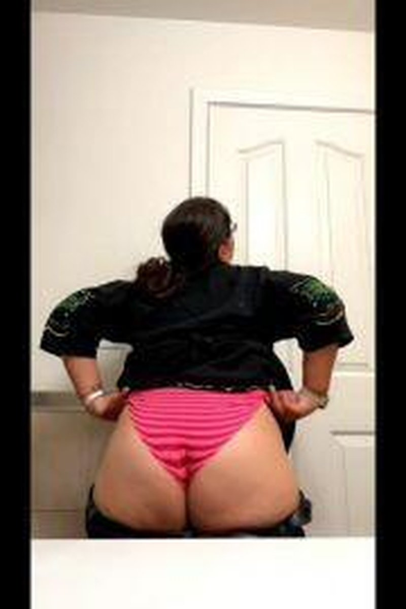 Naughty MILF Teasing - Screenshot 1 of 4 - Ass Fetish