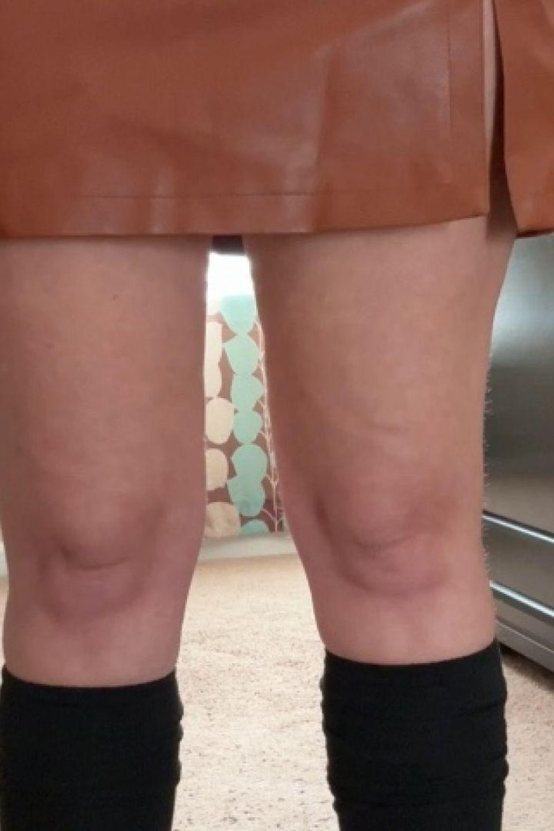 Knee Clenching - Screenshot 1 of 4 - Cleaning