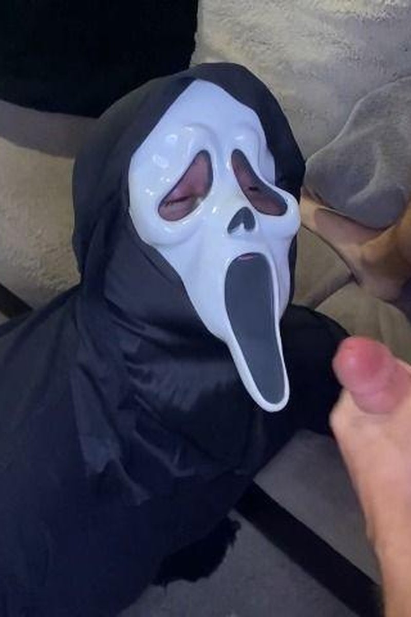 Ghost Facial - Screenshot 1 of 4 - Blowjob