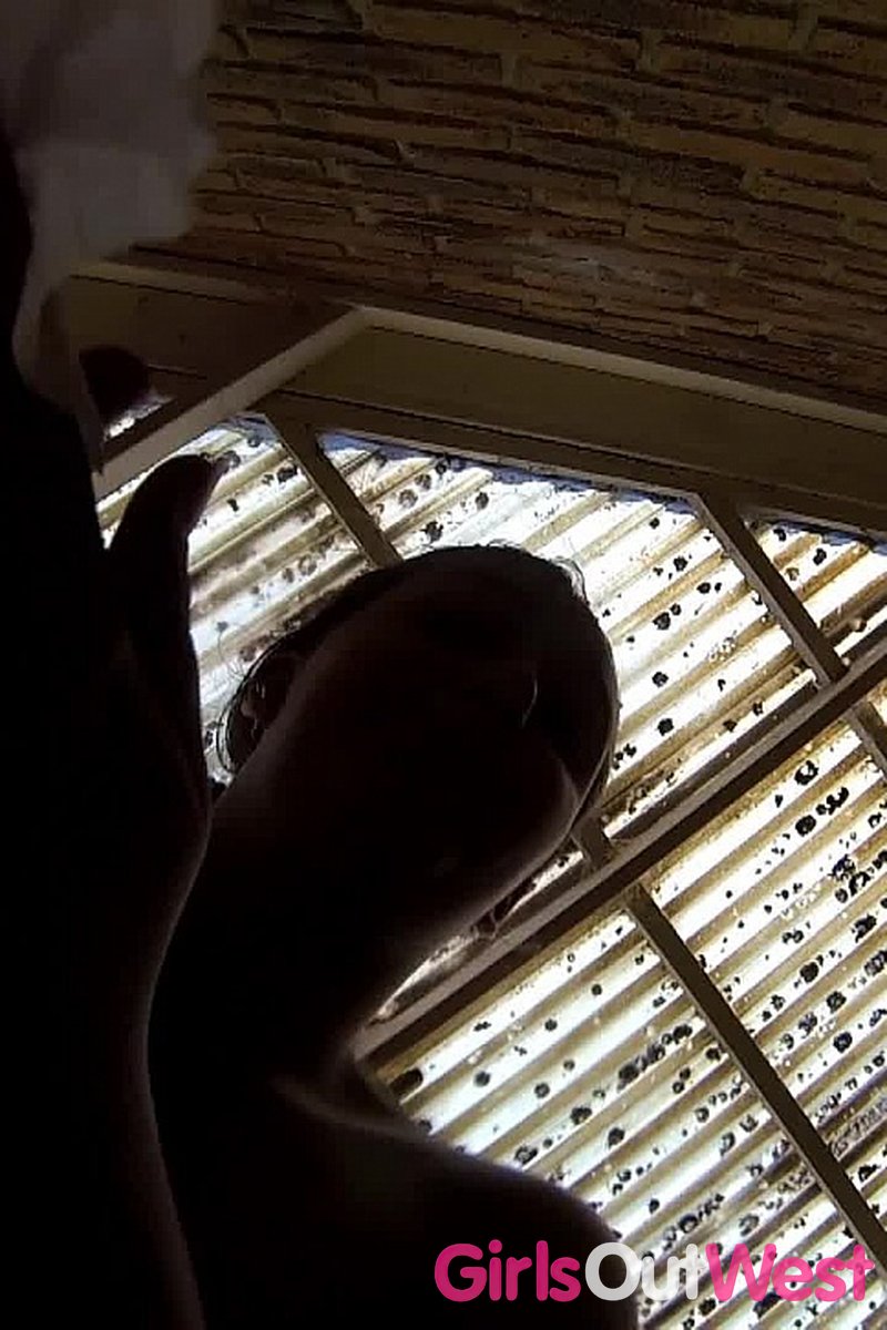 Cleo Piss Compilation - Screenshot 1 of 4 - Golden Shower