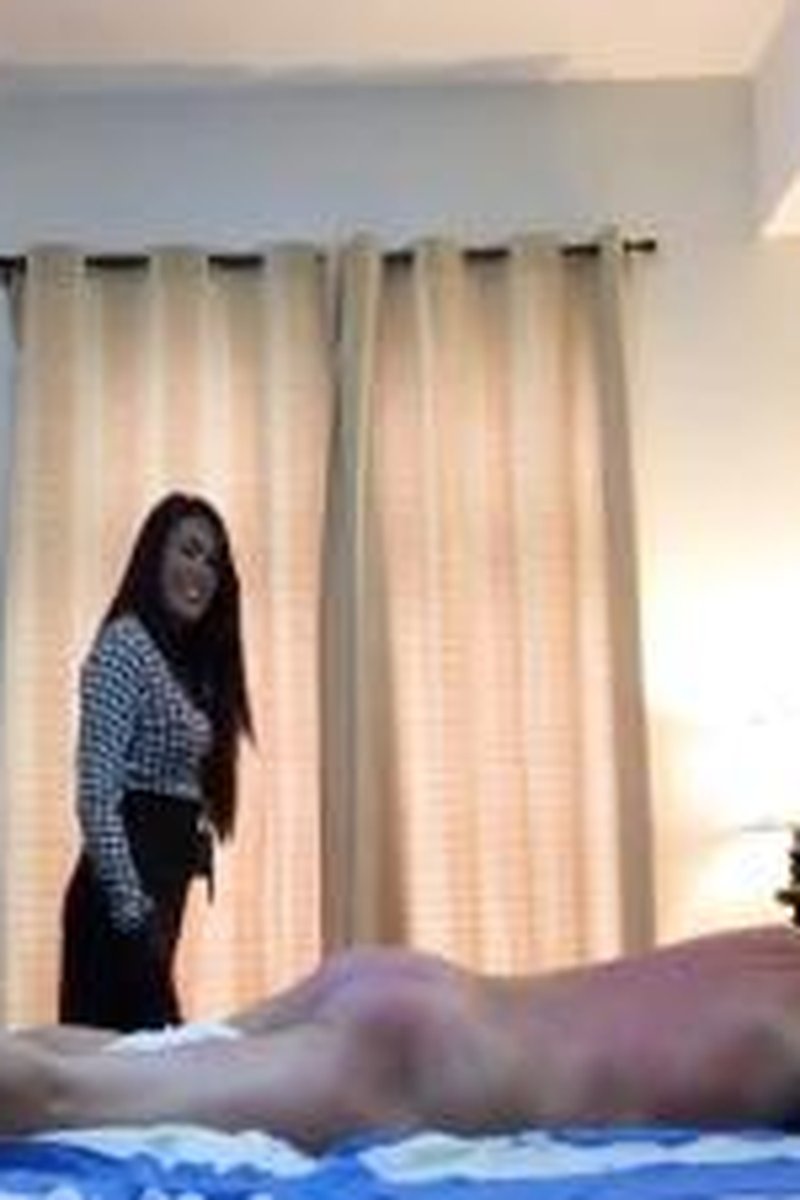 Dominafire Whipping Slave! - Screenshot 1 of 4 - Asian