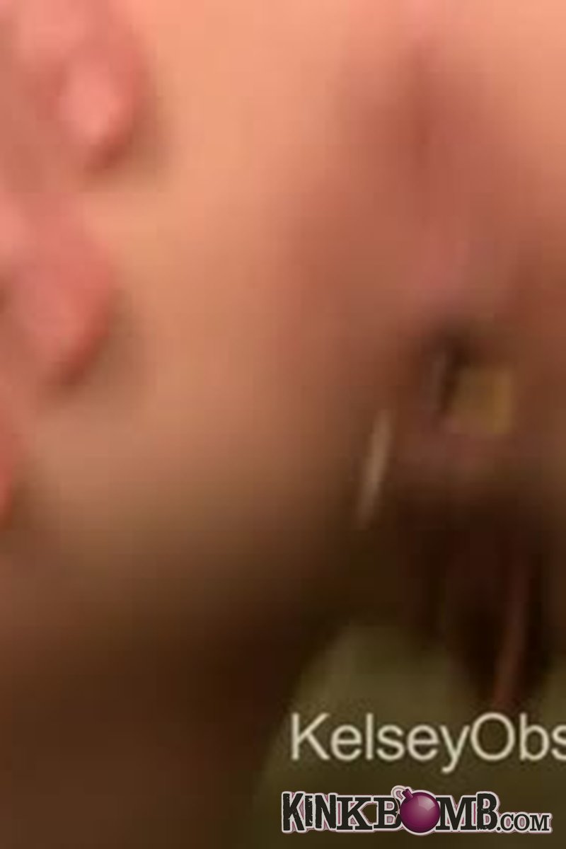 Carnalobsession: Giantess - Farting Tiny People with Dildo - Screenshot 1 of 4