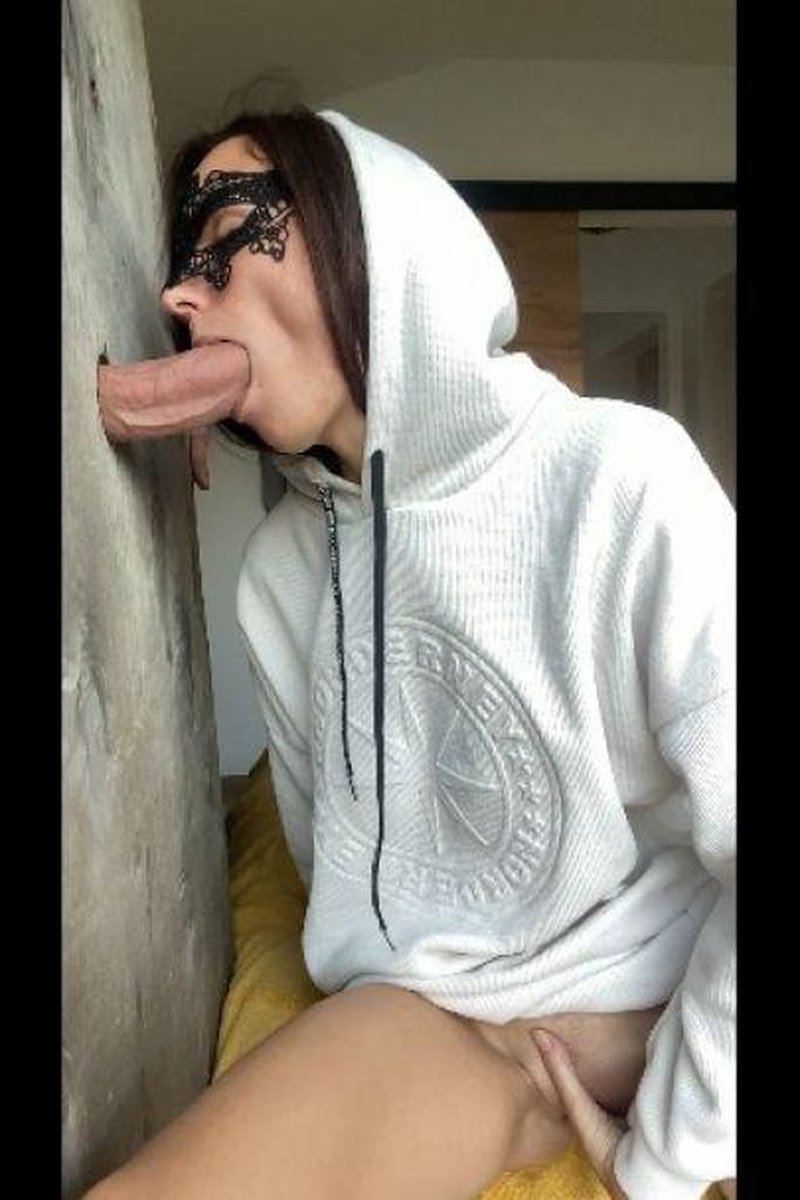 Glory Hole - Screenshot 1 of 4 - Mask