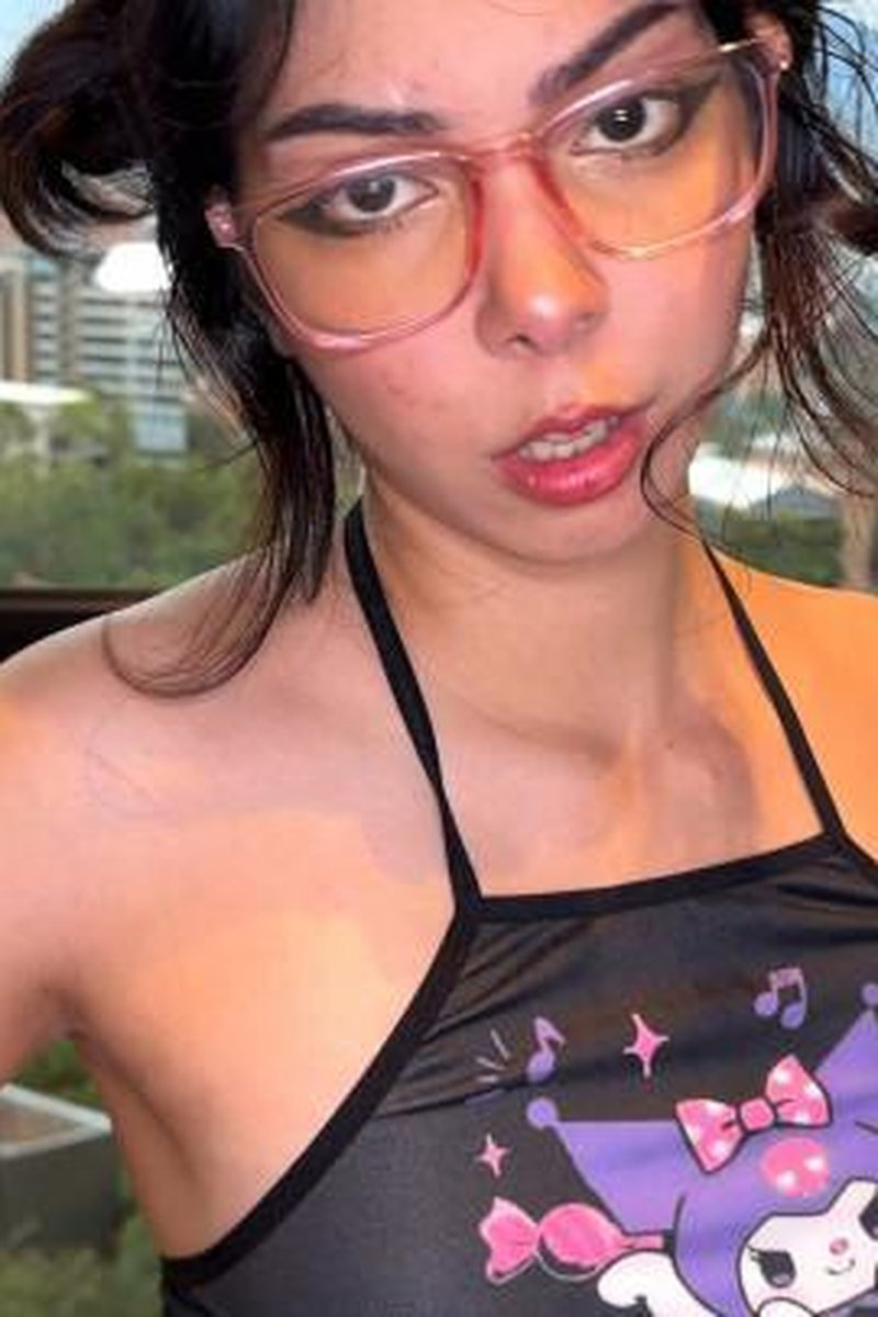 Petite Cindy - Screenshot 1 of 4 - Cum Swallowing