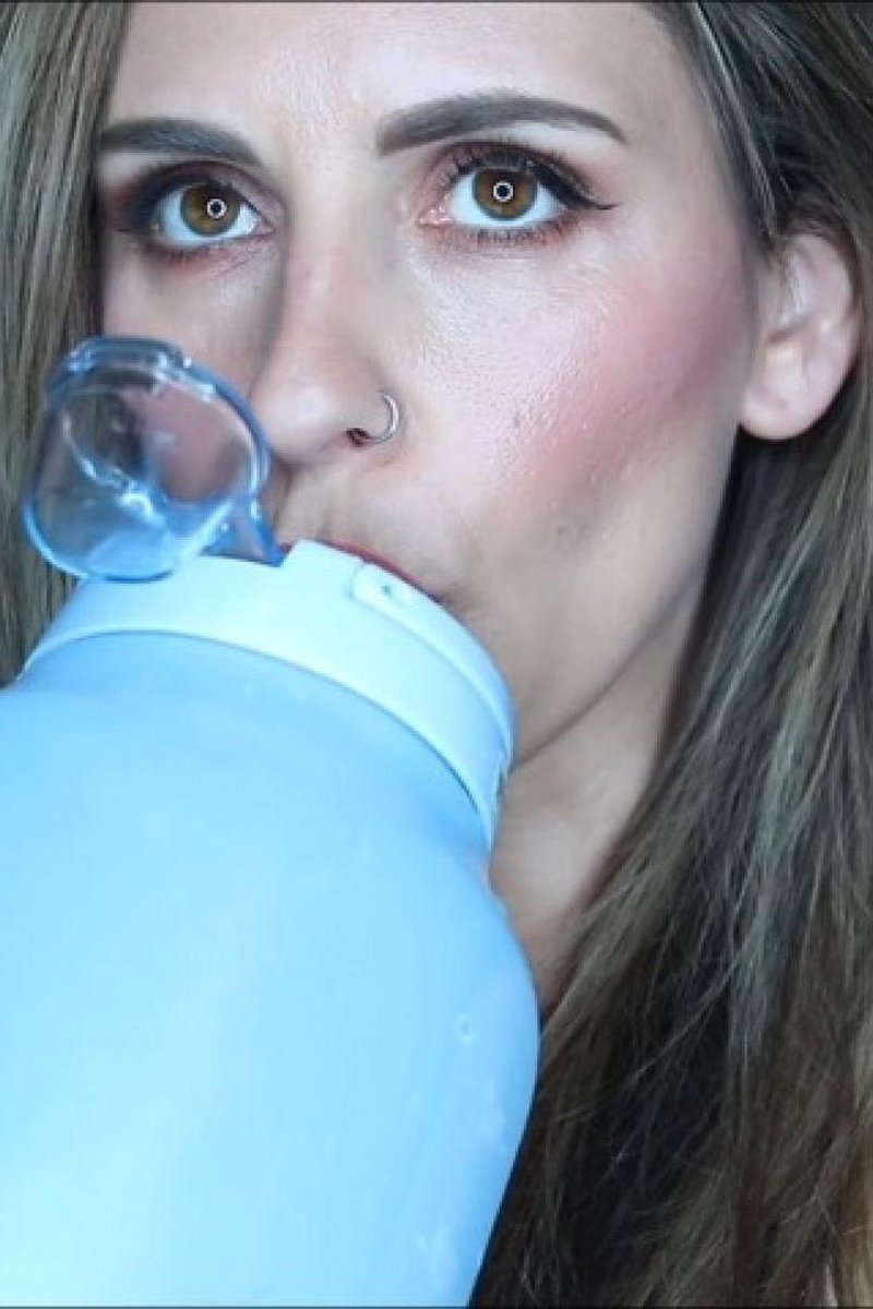 Pee Desperation - Screenshot 1 of 4 - Golden Shower