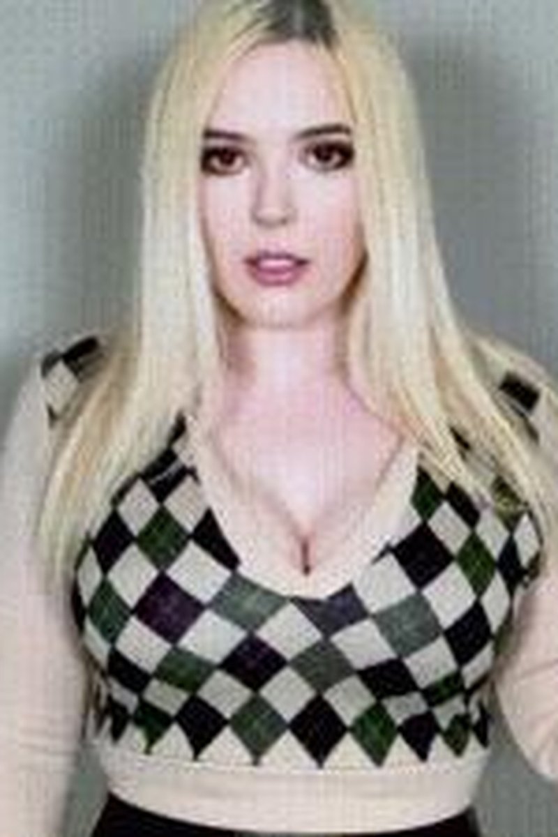 Trance Induction 3 - Screenshot 1 of 4 - Babes