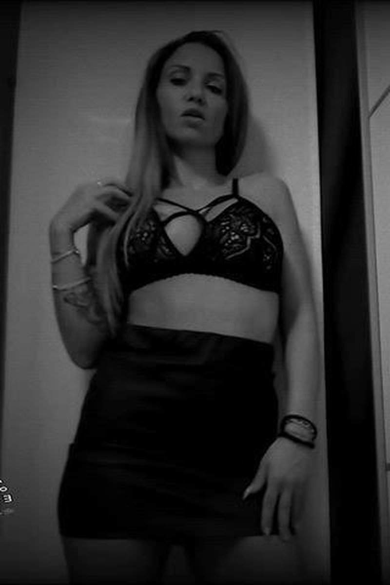 Idiot - Screenshot 1 of 4 - Findom Sonia