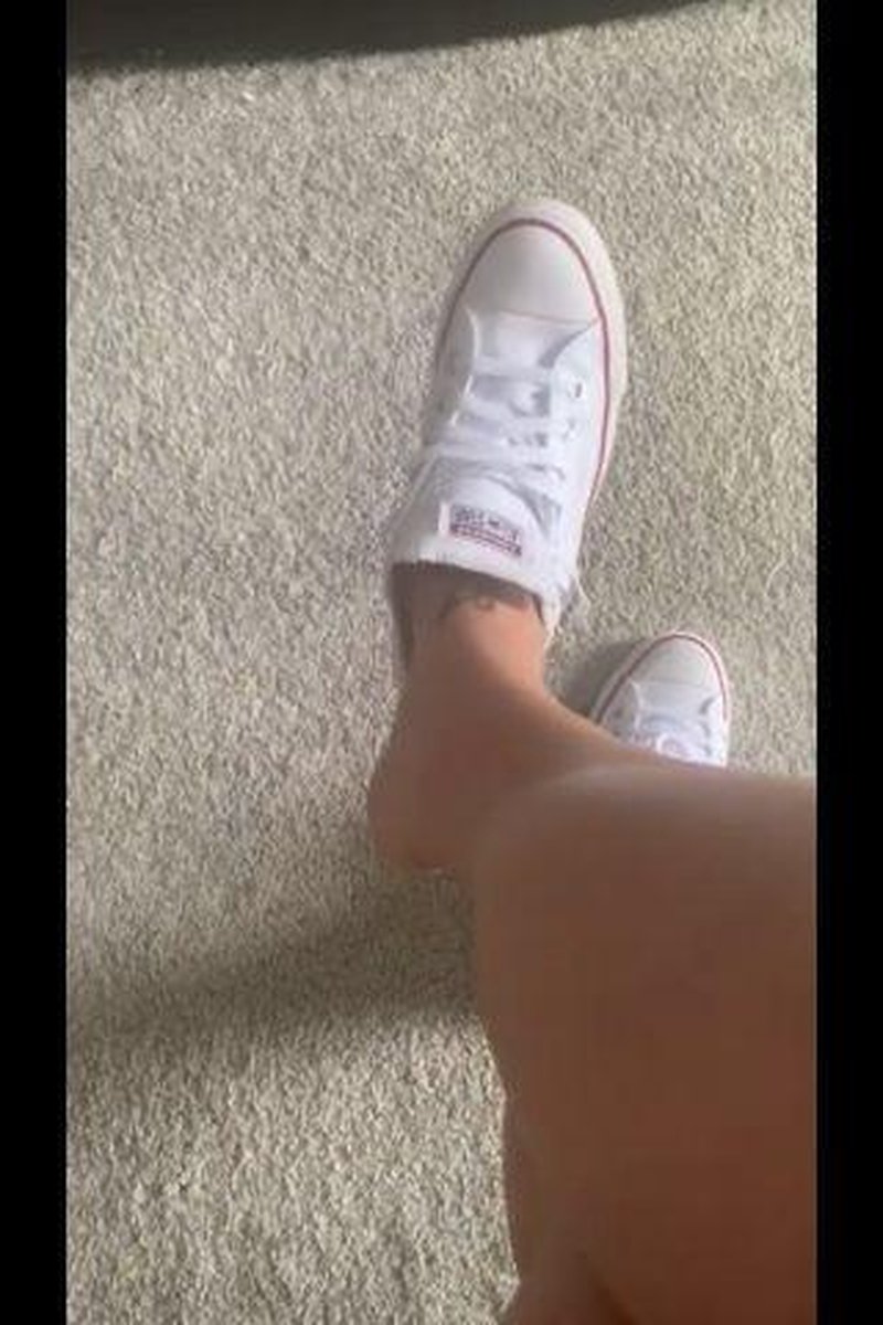 Chucks Dangle - Screenshot 1 of 4 - BBW