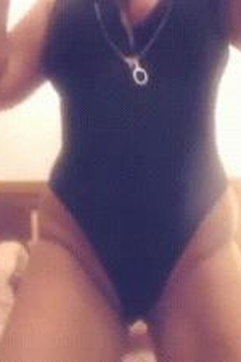 I Tease You By Showing My Body From Every Angle - Screenshot 1 of 4 - Ass Fetish