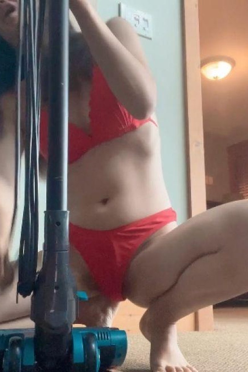 Couple Fun On The Roof House - Screenshot 1 of 4 - Asian