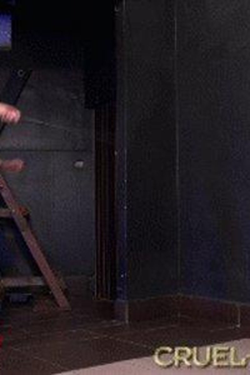 Agonizing Slave - Screenshot 1 of 4 - Femdom