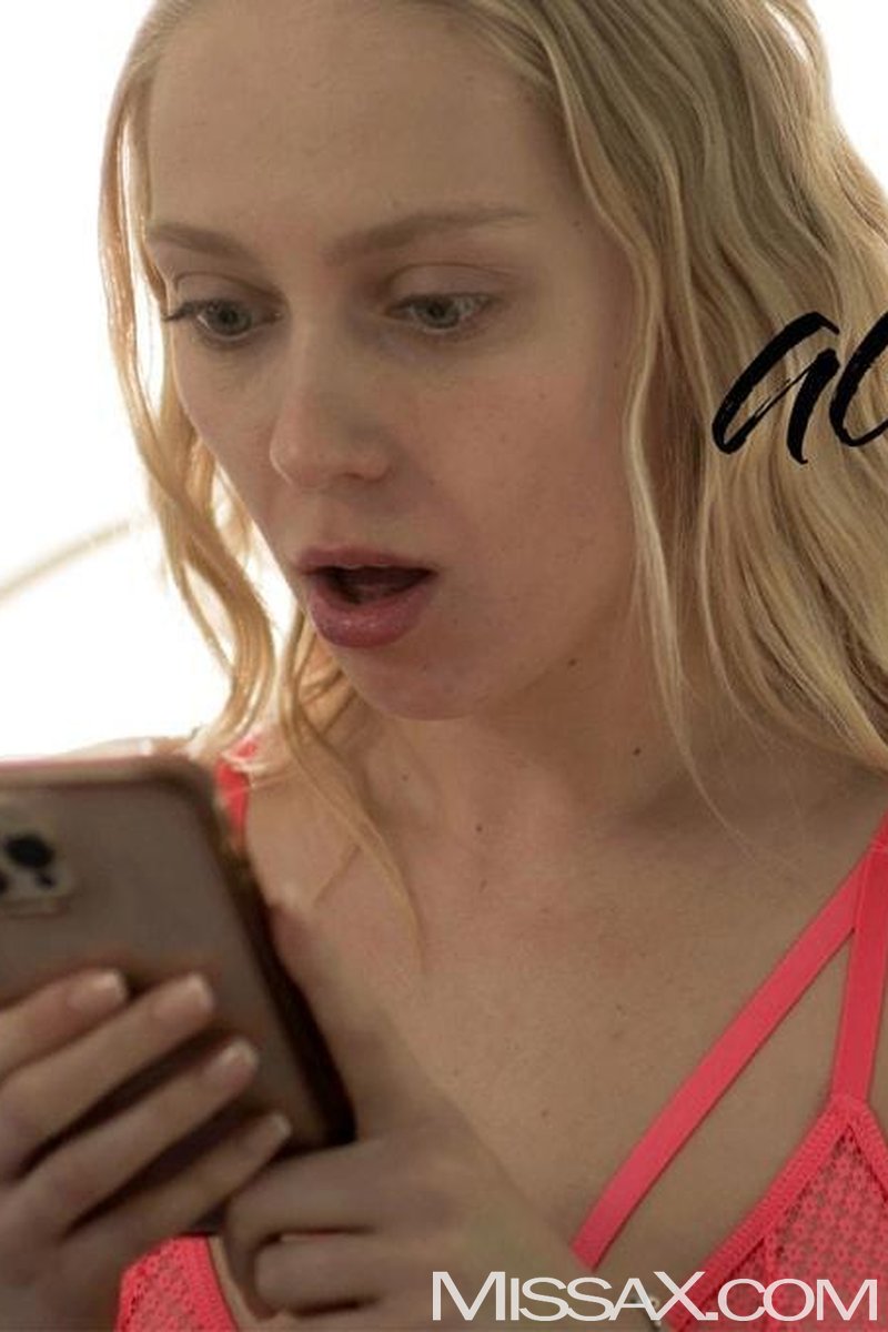 Accidental Sext - Screenshot 1 of 4 - Blond Hair
