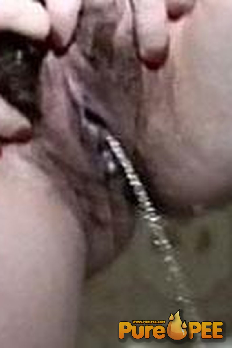 Hot Women Pissing at Shower - Screenshot 1 of 4