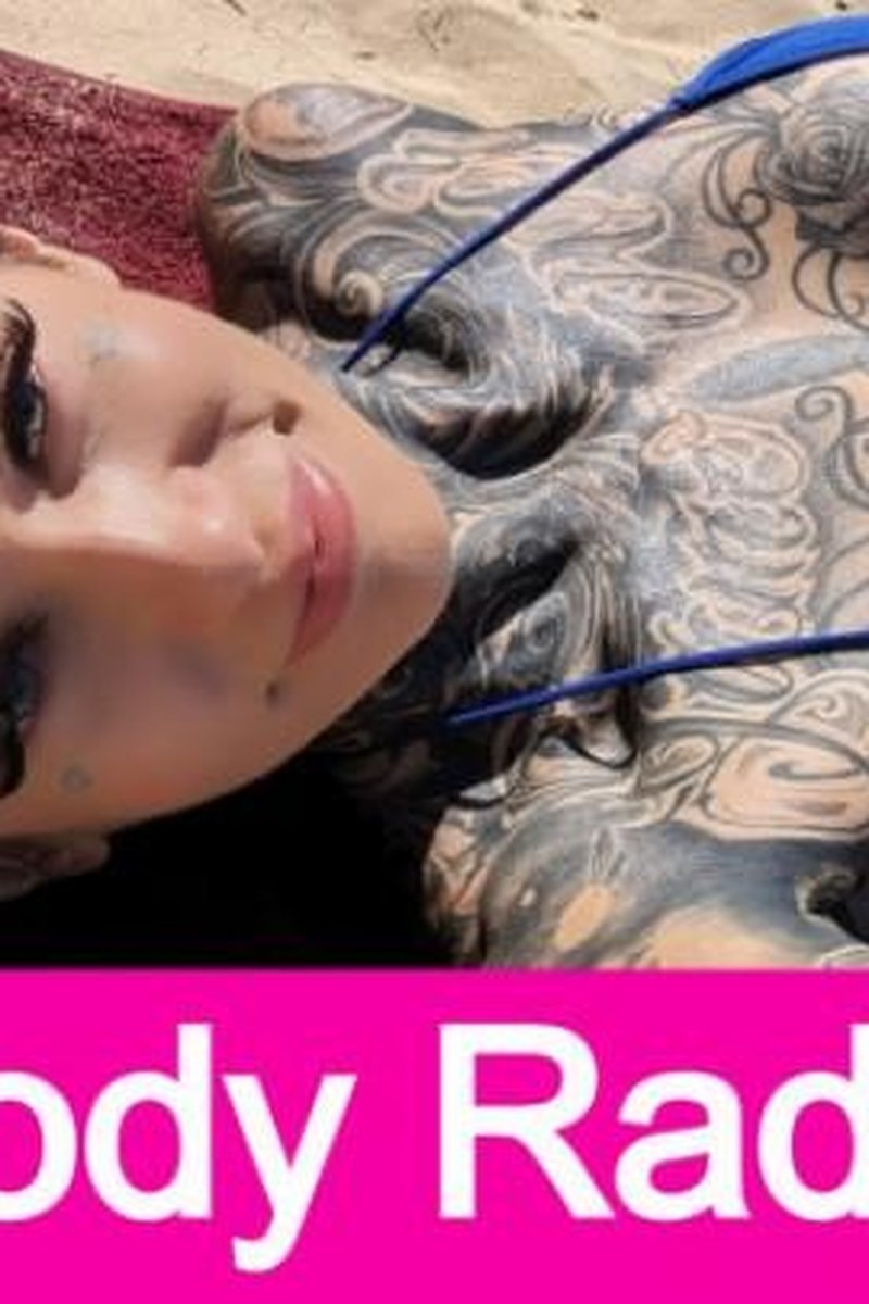 My First Time Using a Butt Plug - Screenshot 1 of 4 - Amateur