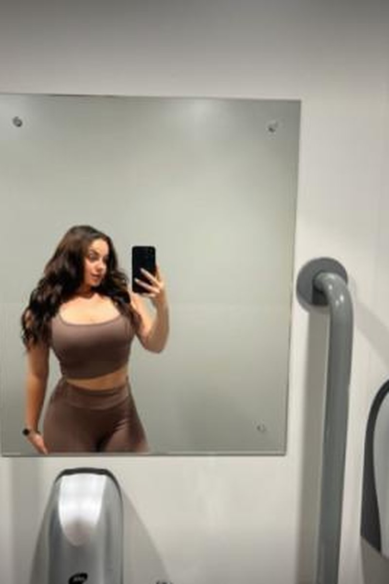 Public Orgasm - Screenshot 1 of 4 - Masturbation