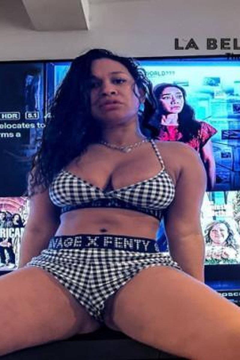 Netflix & Chill - Screenshot 1 of 4 - Ass Fetish