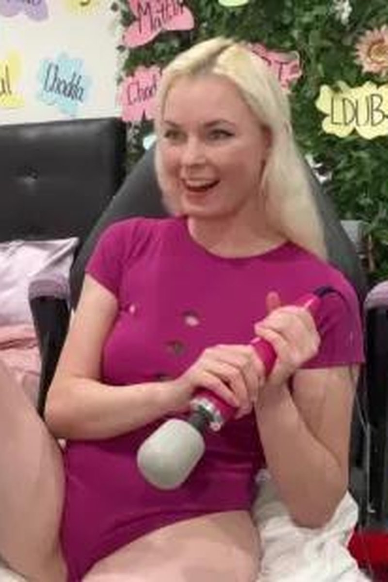 Playing With Scissors - Screenshot 1 of 4 - Bailey Rayne