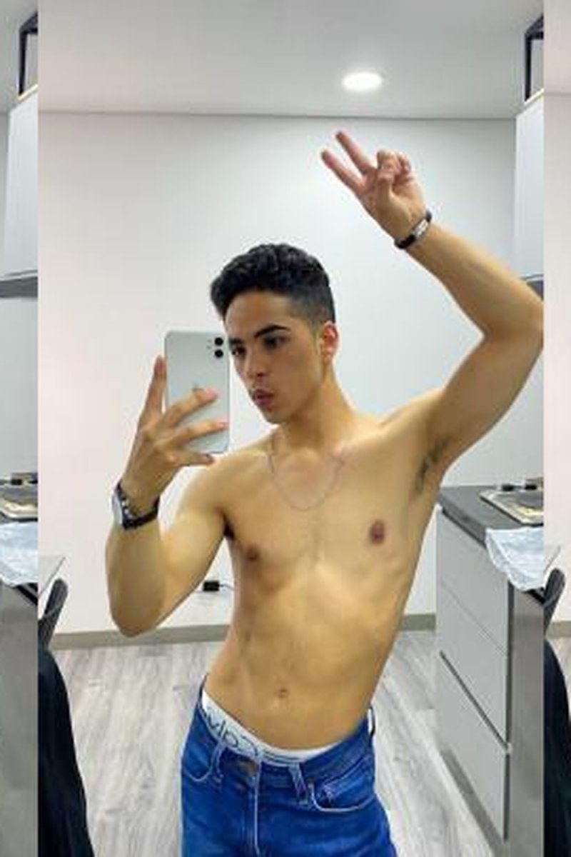 Cute Guy - Screenshot 1 of 4 - Back Fetish