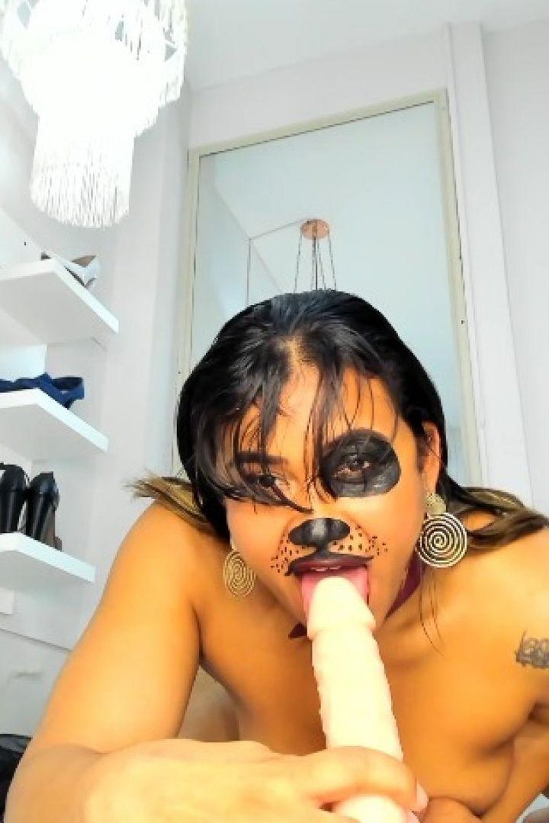 Hot Play - Screenshot 1 of 4 - Blowjob