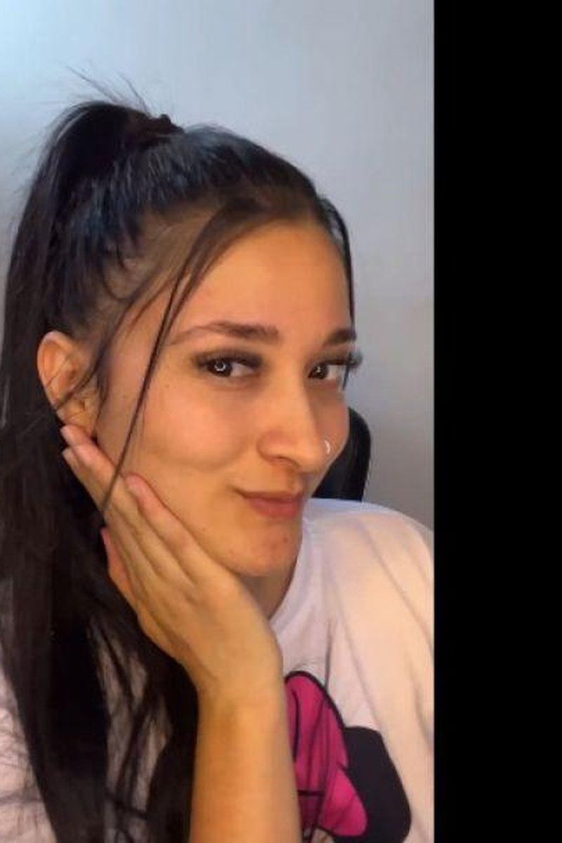 Makeup Routine - Screenshot 1 of 4 - Adorable