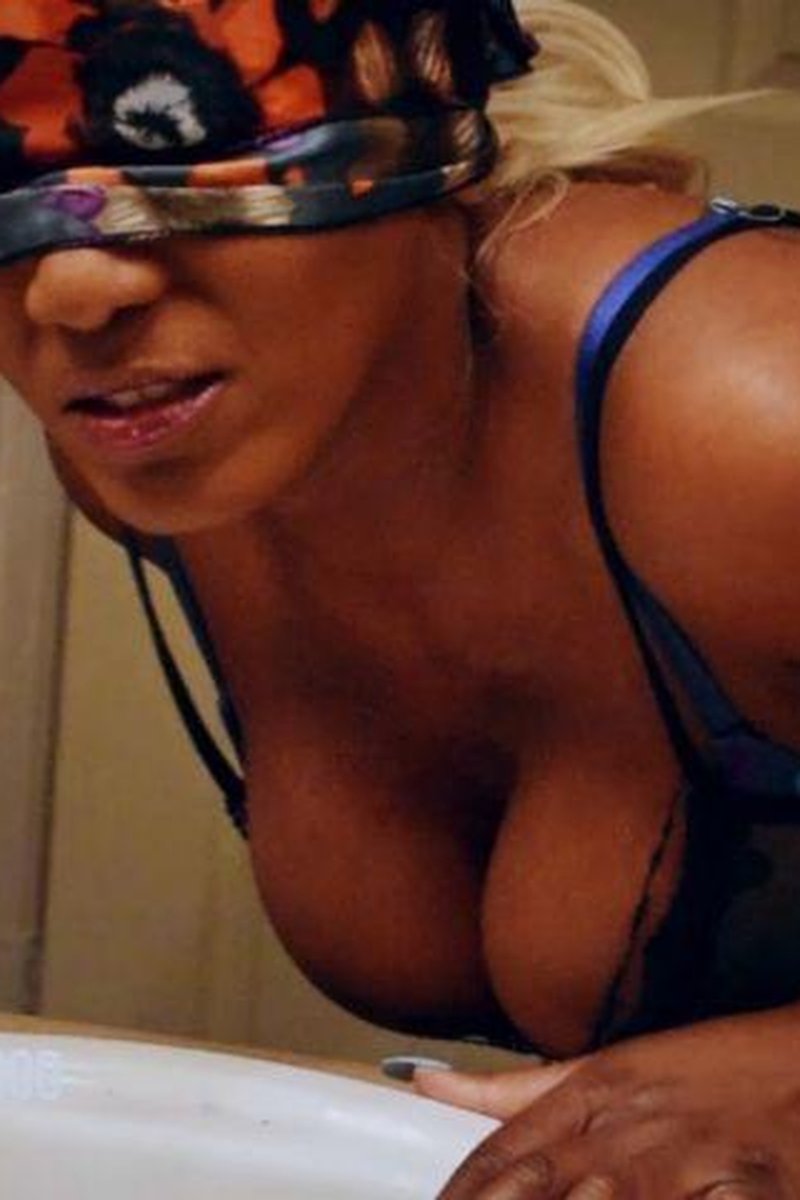 Birdbox - Screenshot 1 of 4 - Black