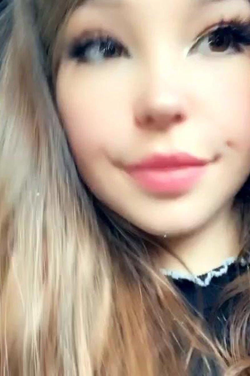 Night Time Outdoors (1) - Screenshot 1 of 4 - Belle Delphine