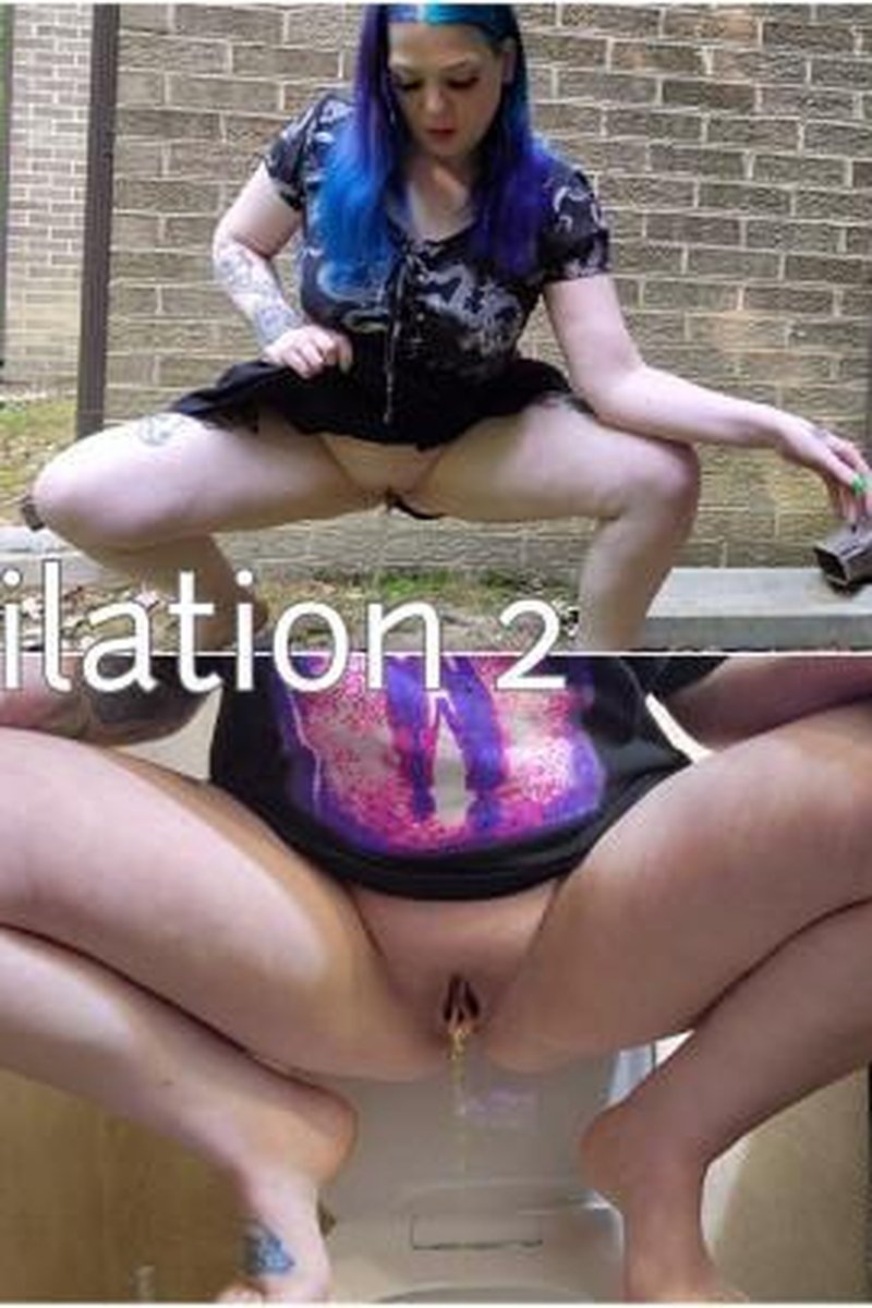 Pee Compilation 2 - Screenshot 1 of 4 - Babes