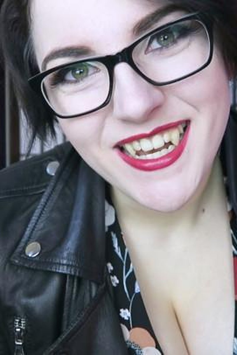 One Bite - Screenshot 1 of 4 - Femdom