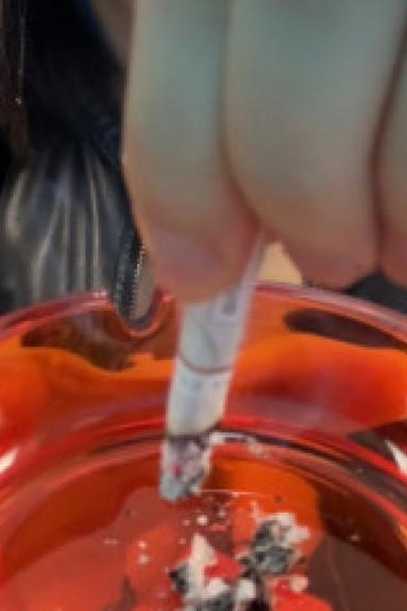 Ashtray Human - Screenshot 1 of 4 - Babes