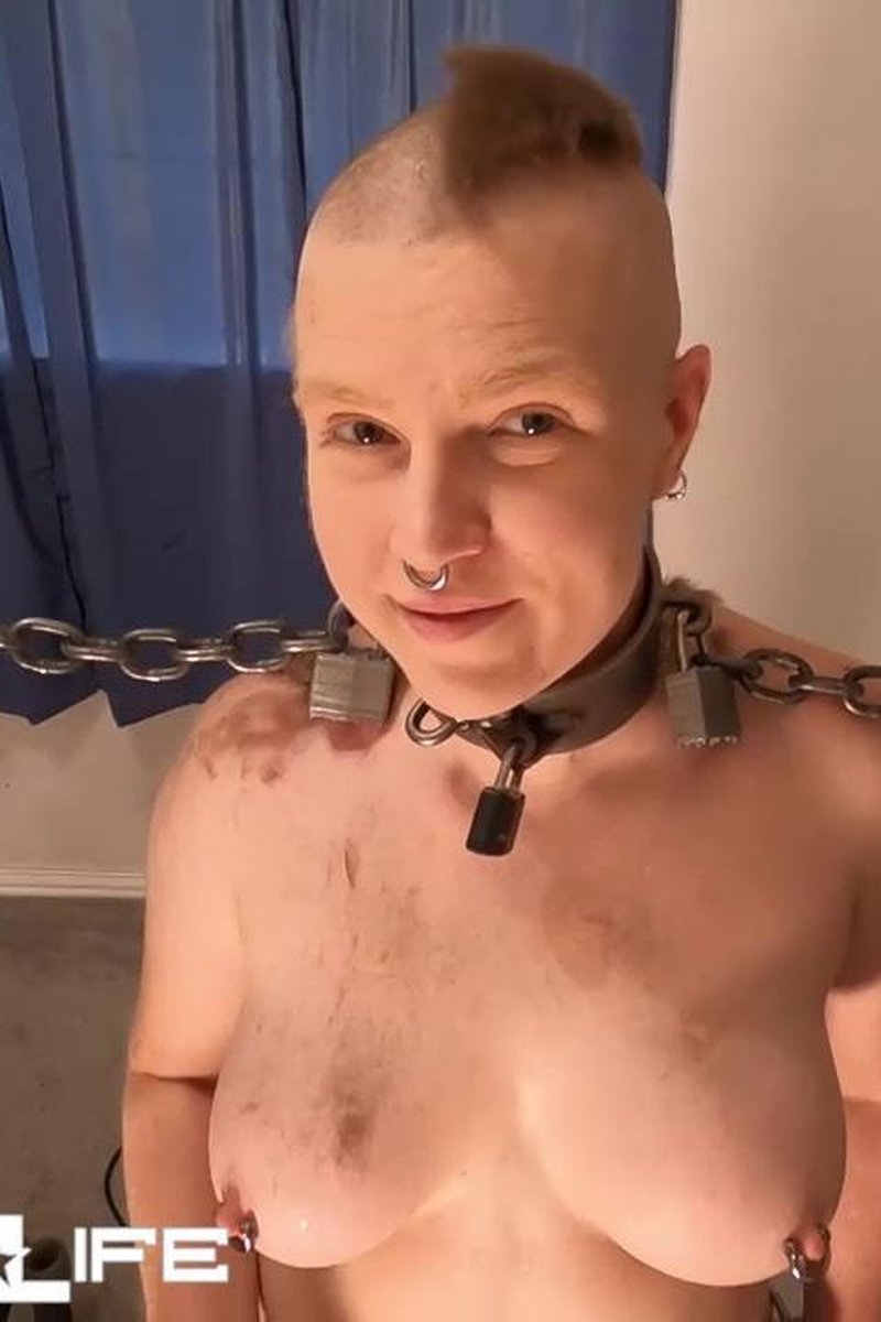Head Shaving While Standing - Screenshot 1 of 4 - Bondage