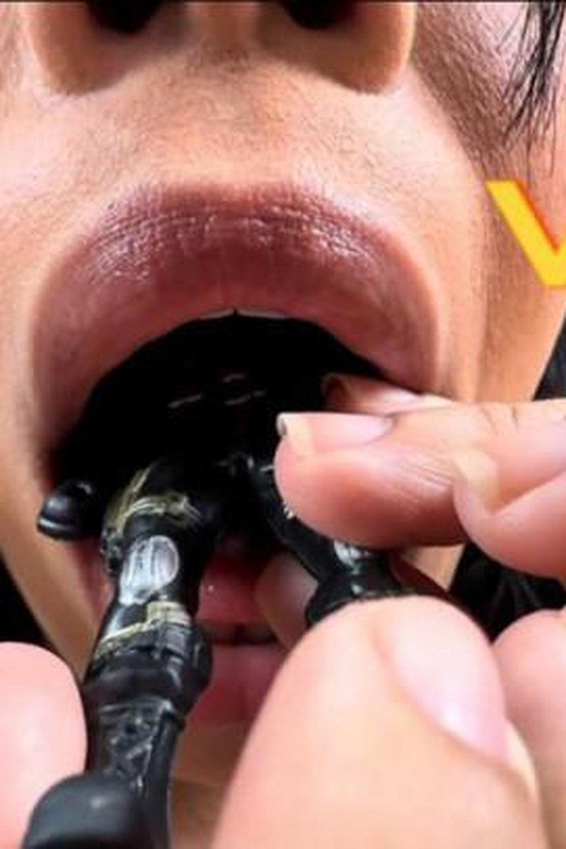 Hungry Giant Devours Study Buddy - Screenshot 1 of 4 - Ass Worship