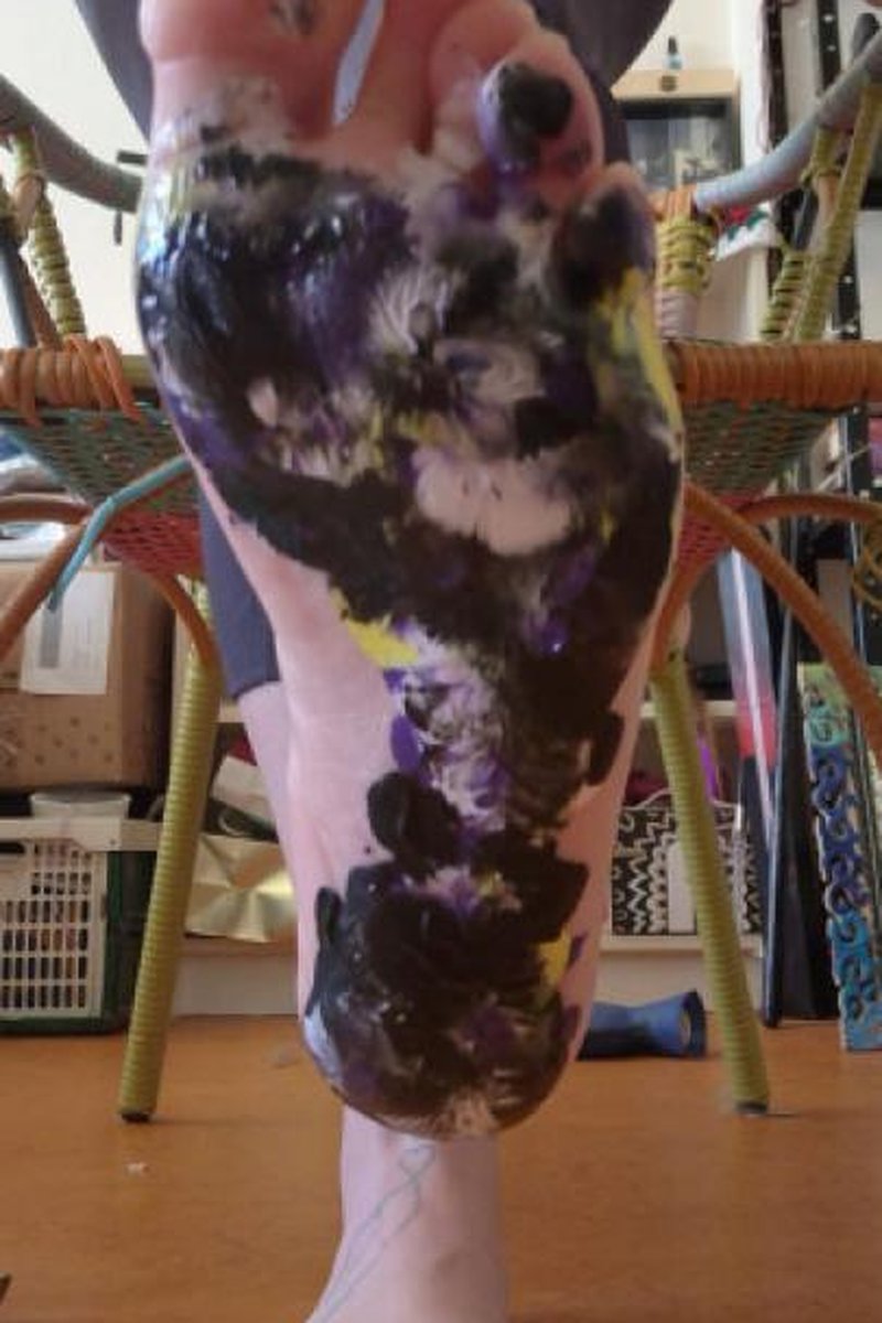 Artsy - Screenshot 1 of 4 - Feetworship