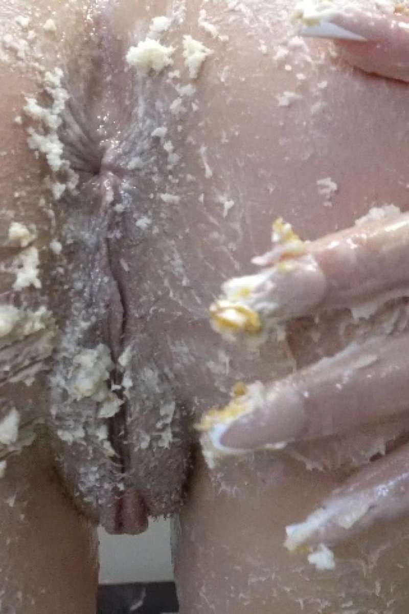 Valentines Cake Smashing - Screenshot 1 of 4 - Ass Fetish