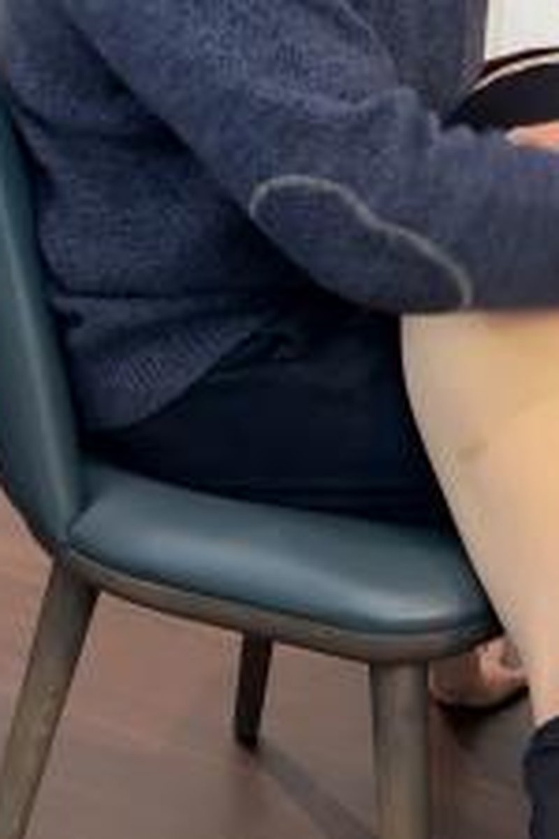 Sitting Pretty - Screenshot 1 of 4 - Spanking