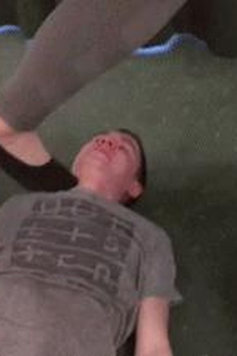 Trample Jump And Stomp - Screenshot 1 of 4 - Foot Fetish