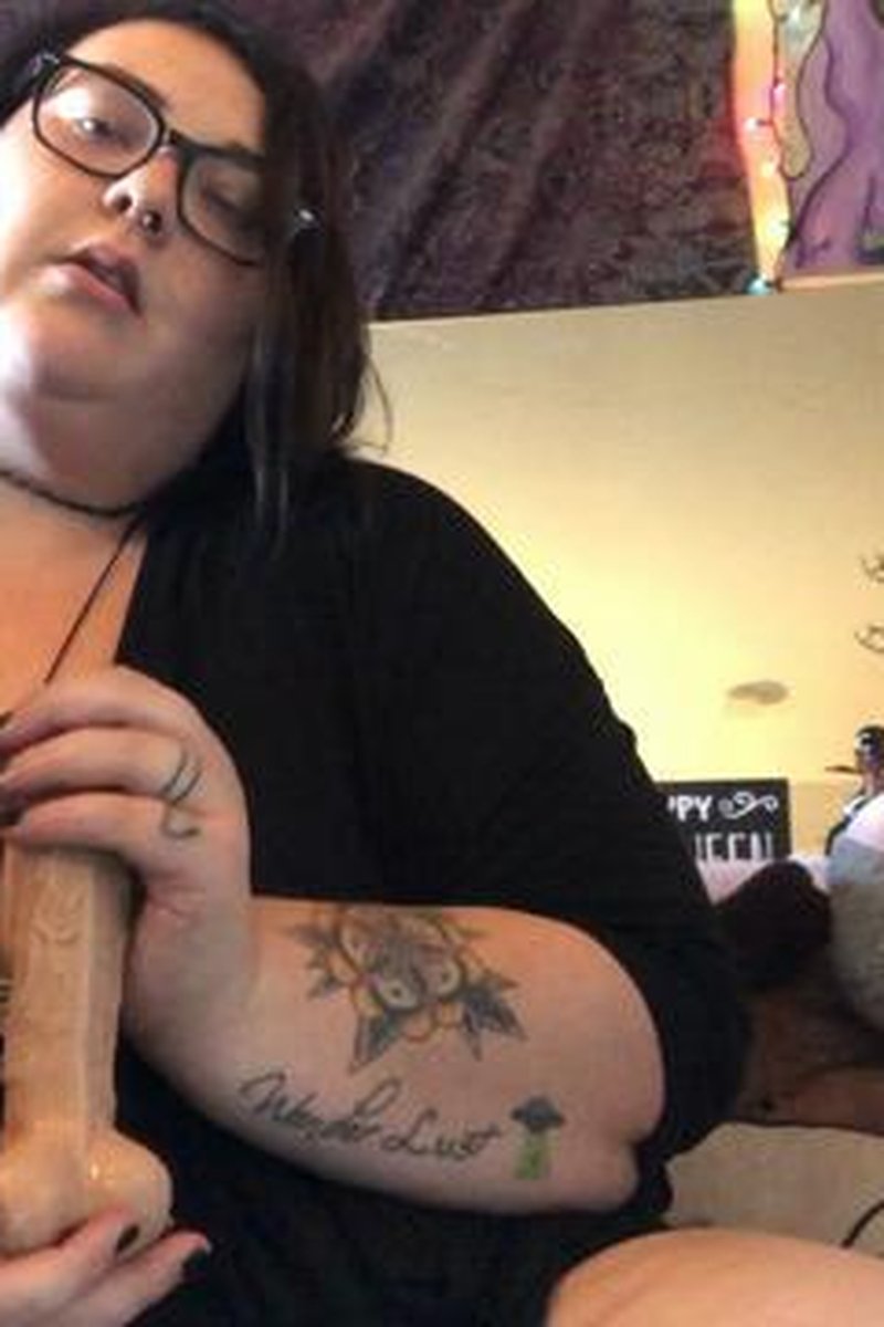 Your Fat Girlfriend Makes You Edge & Cum - Screenshot 1 of 4 - Amateur