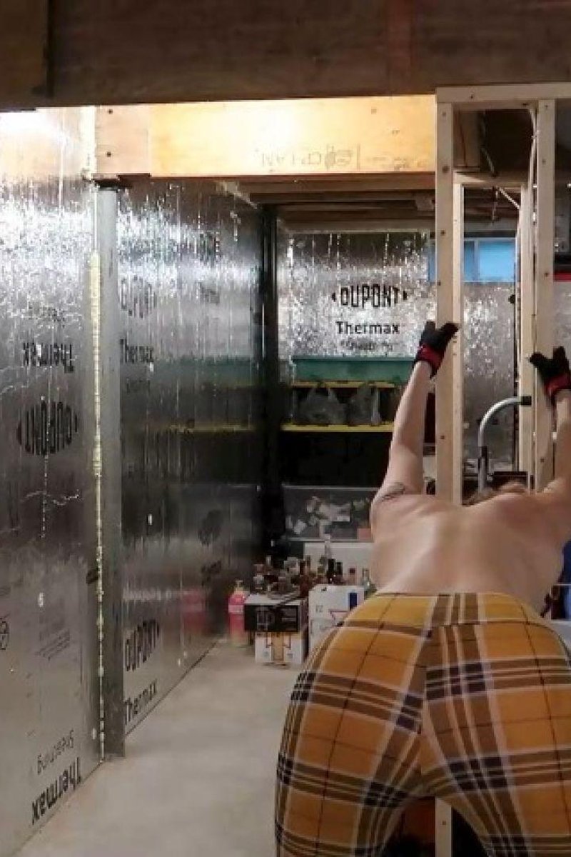 Growth - Screenshot 1 of 4 - Bodybuilder