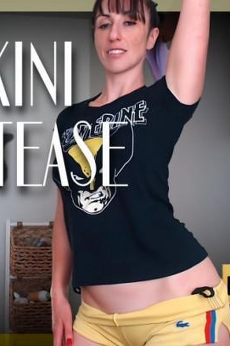 Bikini Striptease - Screenshot 1 of 4 - Bikinifetish
