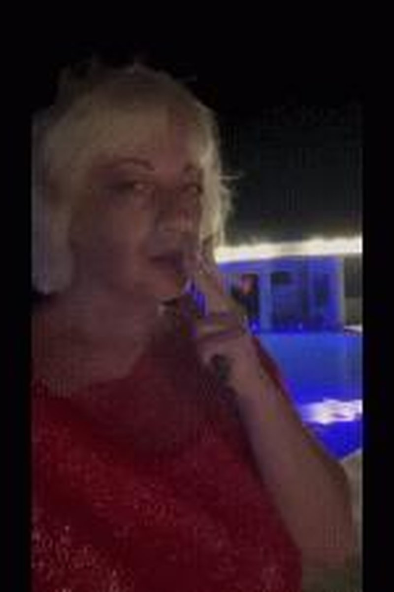 Evening Cigarette - Screenshot 1 of 4 - Cigarette Dangling