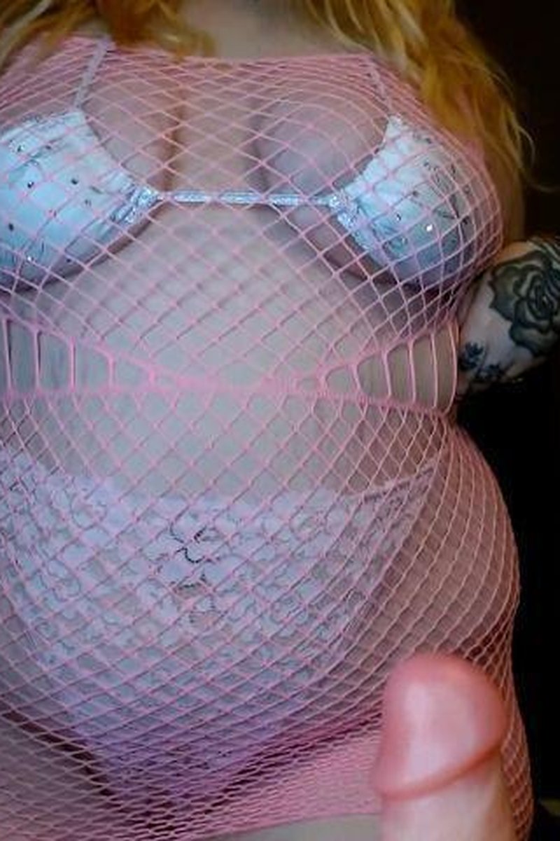Having Fun On Livecam - Screenshot 1 of 4 - BBW