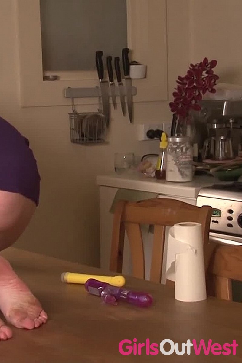 Bianca B - Table Top - Screenshot 1 of 4 - Brown Hair