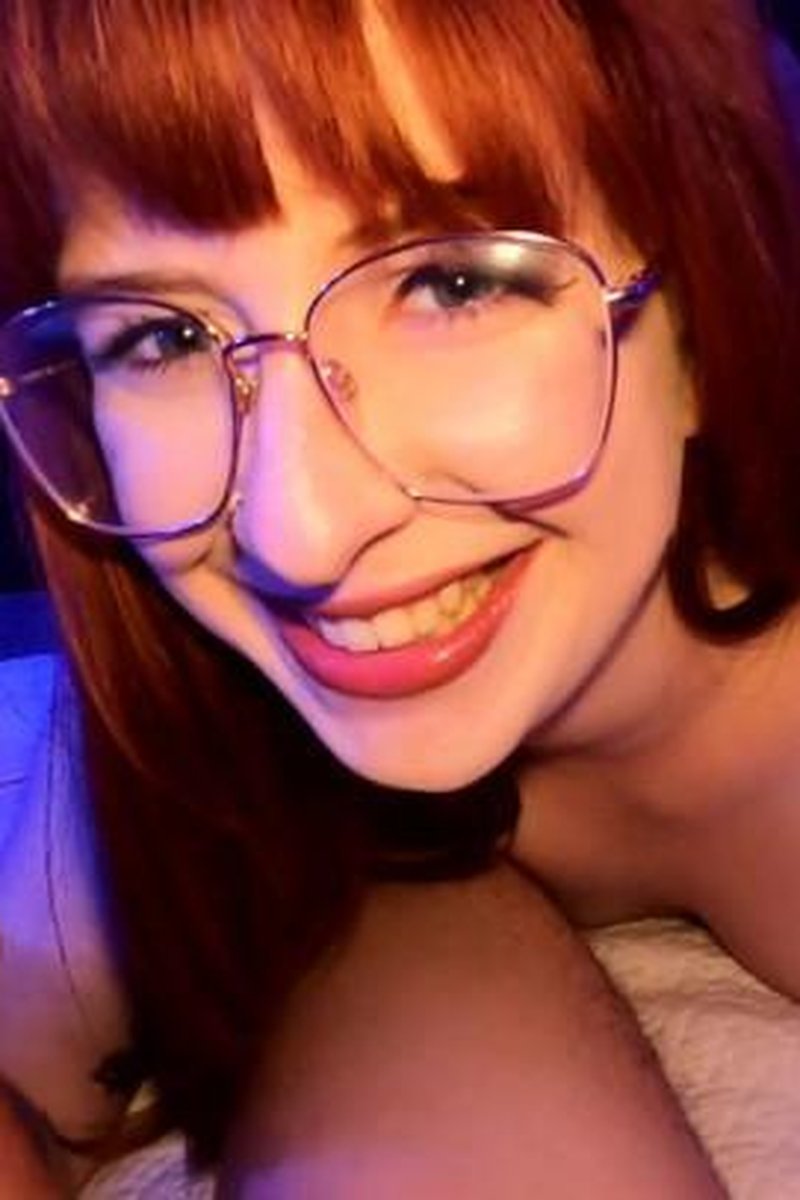 Rays Bae: Hannah Grace - Screenshot 1 of 4 - Blowjob