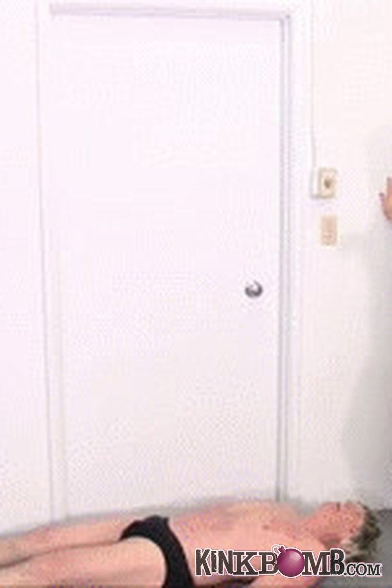 Princess Ellie Idol: Caught, Humiliated, & Trampled 720 P - Screenshot 1 of 4 - CFNM