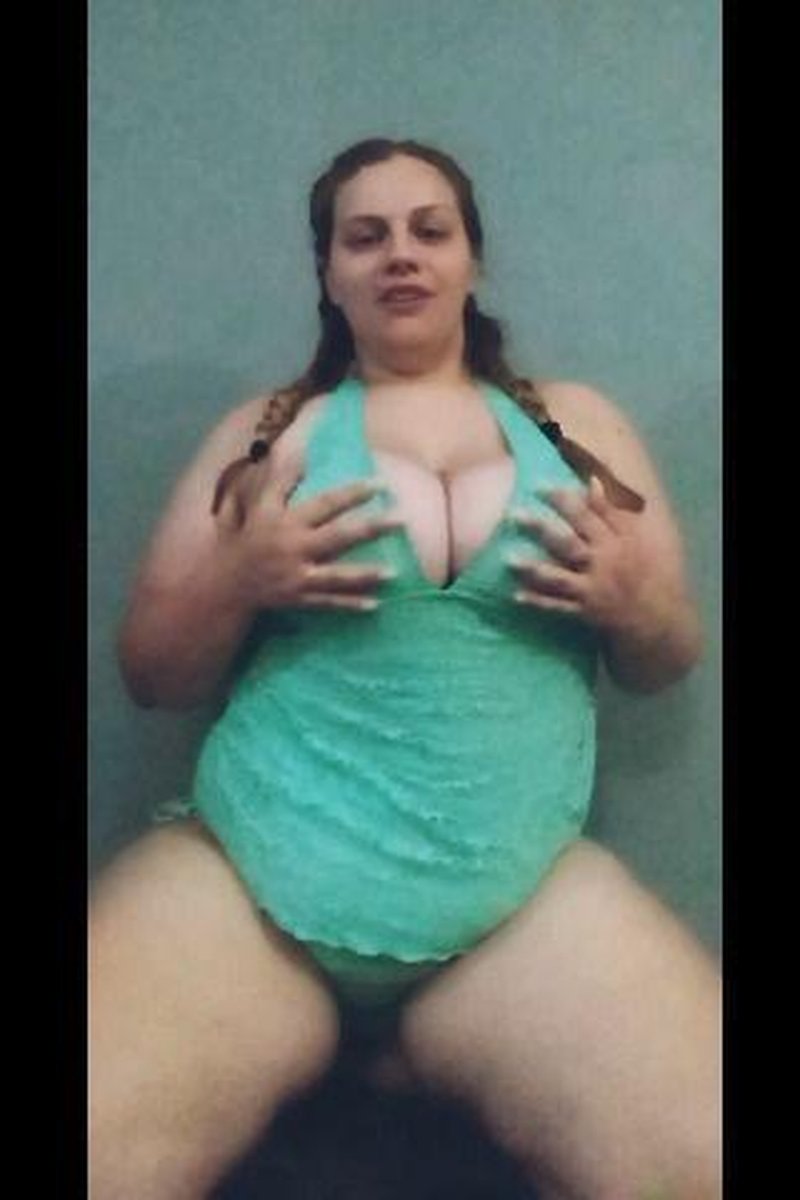 Pretty Kitty - Screenshot 1 of 4 - BBW