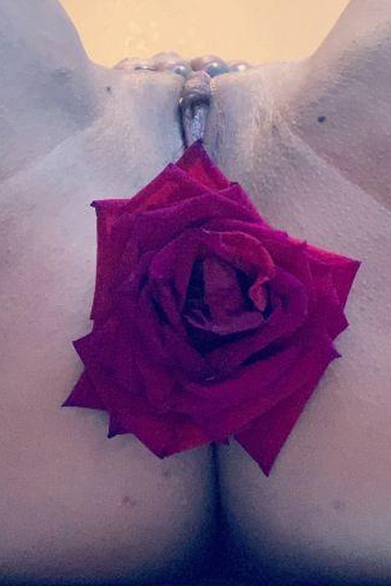 Every Rose - Screenshot 1 of 4 - Ass Fetish