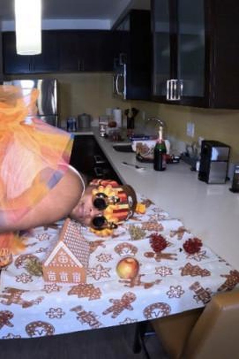Chocolategod Makes The Juiciest Turkey Everrrr - Screenshot 1 of 4 - BBC