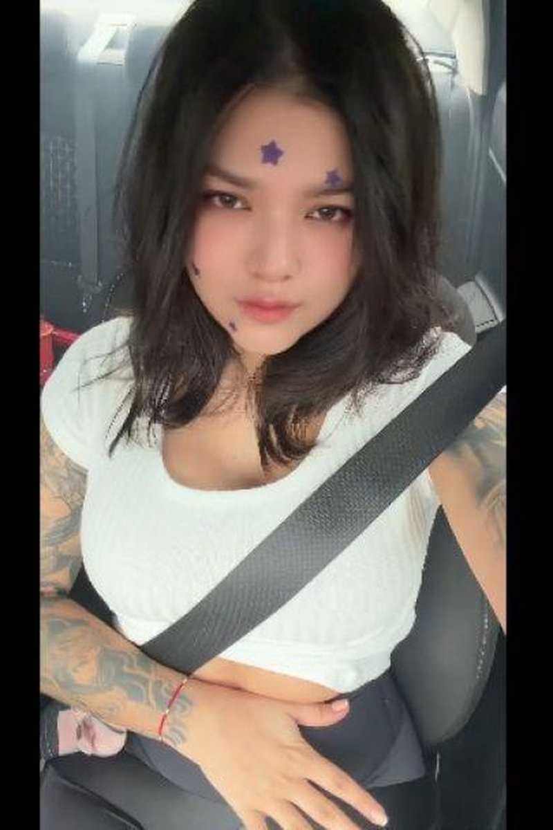 Driving Mode - Screenshot 1 of 4 - Babes